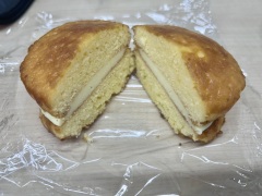 投稿写真 マドレーヌチーズバーガー